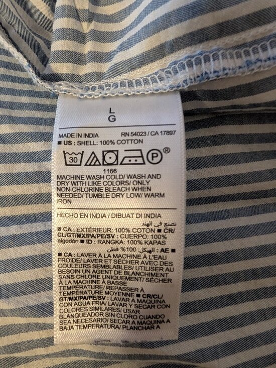 Old Navy Boyfriend Shirt - Picture 5 of 5